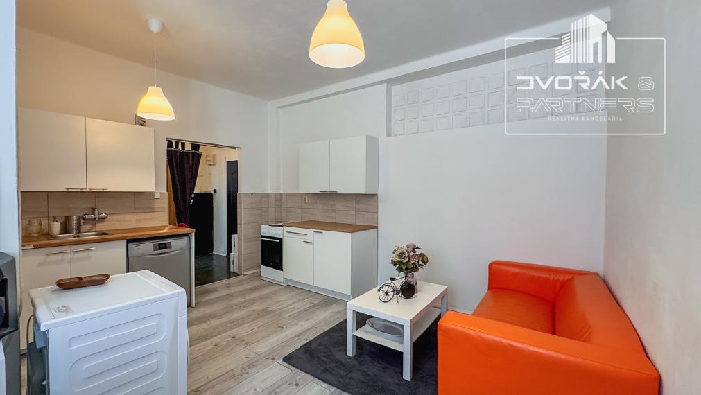 Exkluzívne! Čiastočne zrekonštruovaný 2-izbový byt v Harmanci na predaj