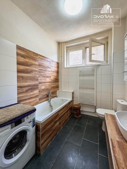 Exkluzívne! Čiastočne zrekonštruovaný 2-izbový byt v Harmanci na predaj