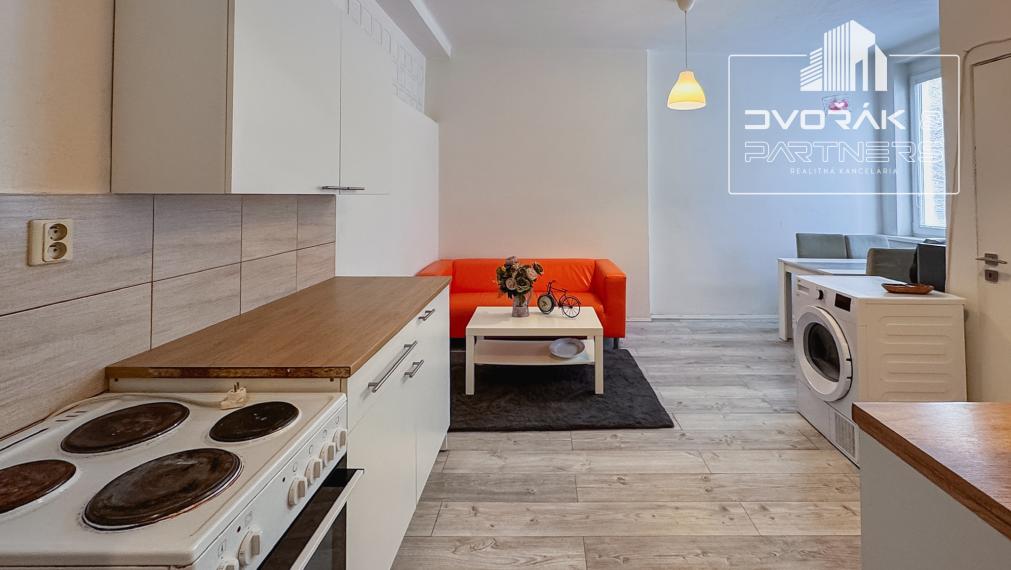 Exkluzívne! Čiastočne zrekonštruovaný 2-izbový byt v Harmanci na predaj