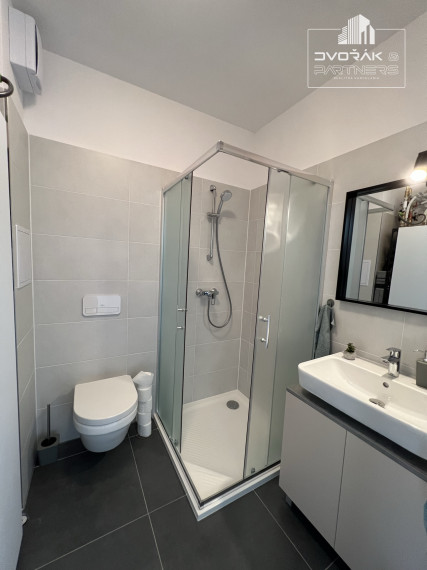 REZERVOVANÝ! Exkluzívne!! 1-izbový byt v novostavbe Stošice - Podhorany s parkovacím miestom na predaj