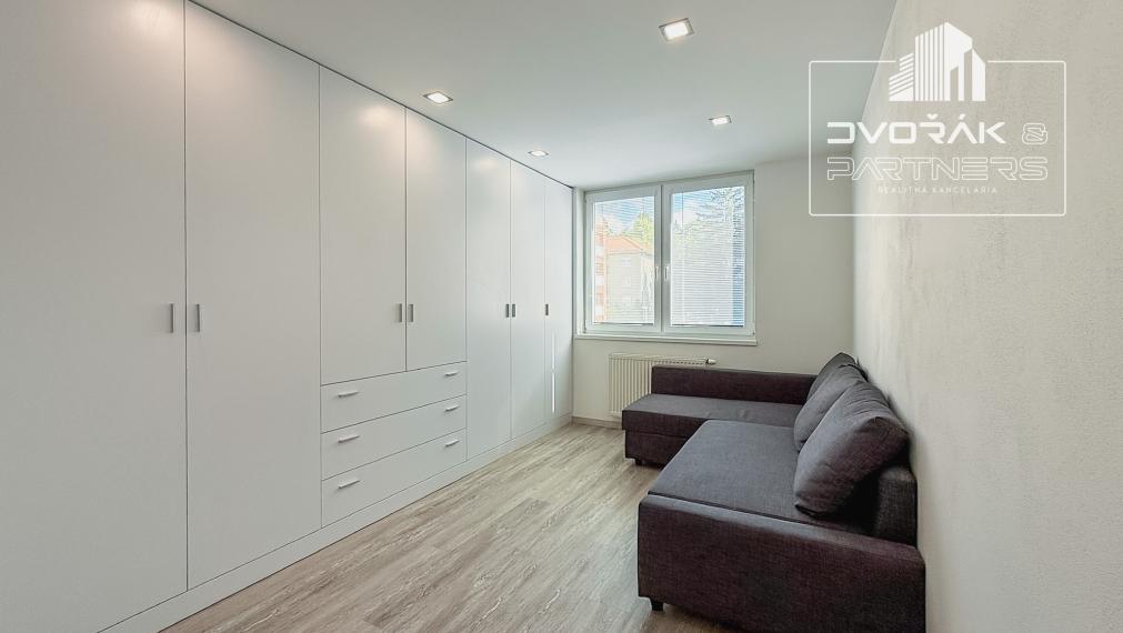 EXKLUZÍVNE!!! Moderný 3 izbový byt na Bakossovej ulici na predaj