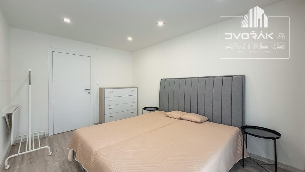 EXKLUZÍVNE!!! Moderný 3 izbový byt na Bakossovej ulici na predaj