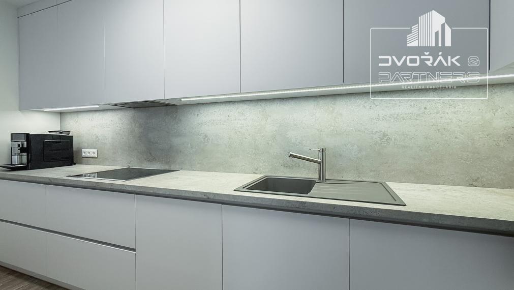 EXKLUZÍVNE!!! Moderný 3 izbový byt na Bakossovej ulici na predaj