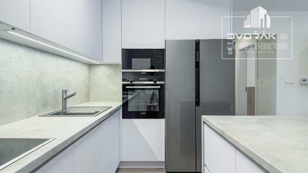 EXKLUZÍVNE!!! Moderný 3 izbový byt na Bakossovej ulici na predaj