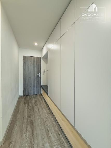 EXKLUZÍVNE!!! Moderný 3 izbový byt na Bakossovej ulici na predaj