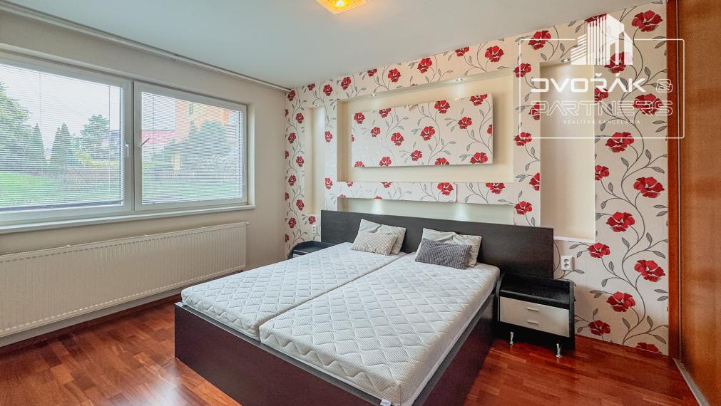 EXKLUZÍVNE!!! 3 izbový byt v centre mesta na Komenského ulici na predaj