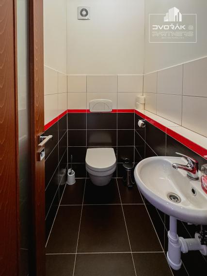 EXKLUZÍVNE!!! 3 izbový byt v centre mesta na Komenského ulici na predaj