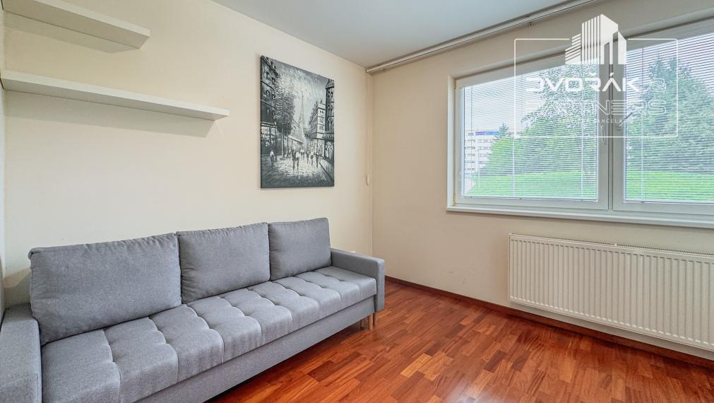 EXKLUZÍVNE!!! 3 izbový byt v centre mesta na Komenského ulici na predaj