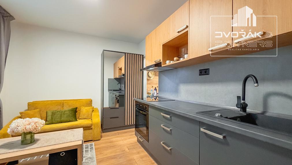 EXKLUZÍVNE!!! 1-izbový byt po kompletnej rekonštrukcii na Podháji na predaj