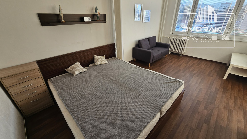 Exkluzívne!!! Veľký 1-izbový byt v lokalite Záhonok na prenájom