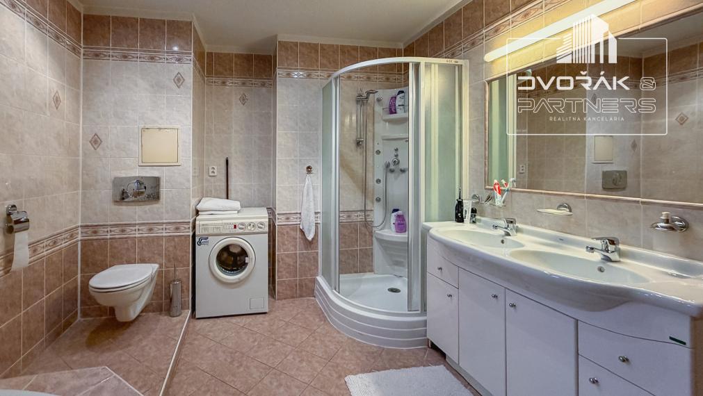 EXKLUZÍVNE!!! 4-izbový byt v centre mesta na Fortničke na predaj