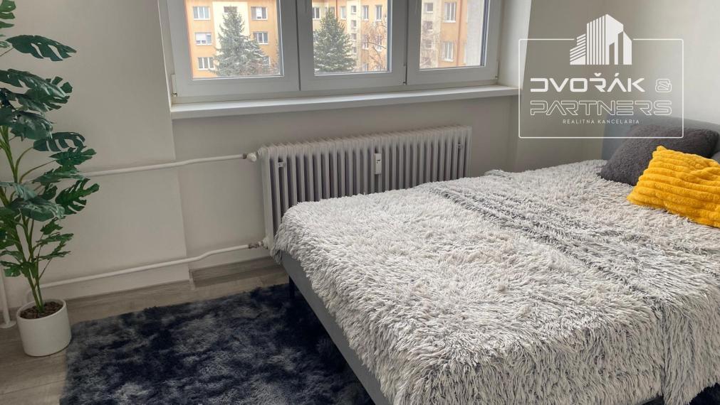 Exkluzívne! Kompletne zrekonštruovaný 3-izbový byt na Mierovej ulici na predaj