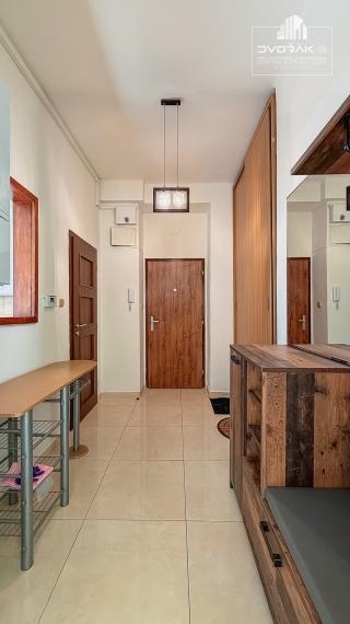 EXKLUZÍVNE!!! Veľký 2-izbový byt s parkovacím miestom na Kukučínovej ulici na prenájom