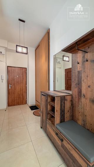 EXKLUZÍVNE!!! Veľký 2-izbový byt s parkovacím miestom na Kukučínovej ulici na prenájom