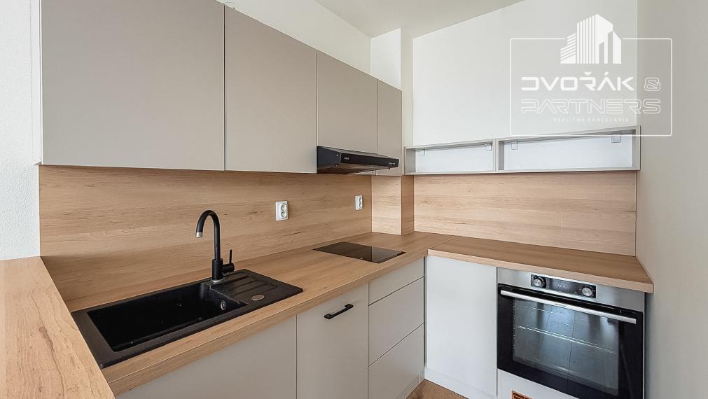 Exkluzívne! 1-izbový byt s veľkou loggiou v novostavbe Kasárne na predaj