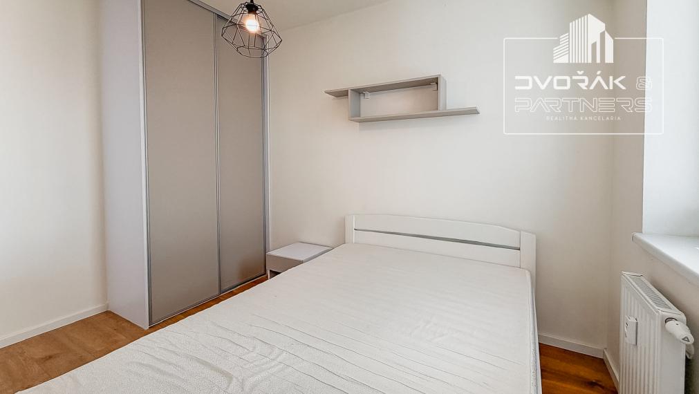 Exkluzívne! 1-izbový byt s veľkou loggiou v novostavbe Kasárne na predaj