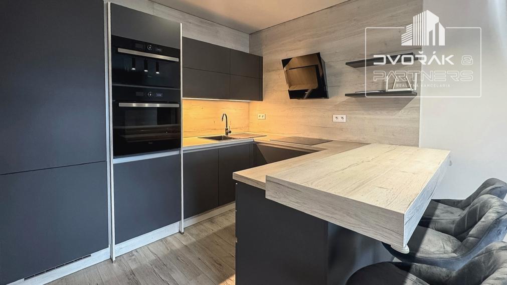 Moderný 2-izbový byt v novostavbe s parkovacím miestom v garáži na predaj