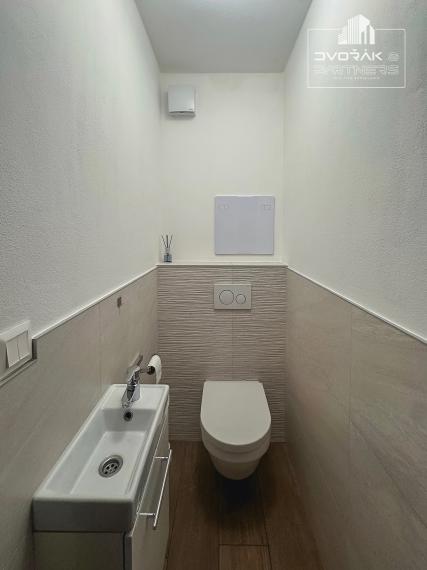 Moderný 2-izbový byt v novostavbe s parkovacím miestom v garáži na predaj