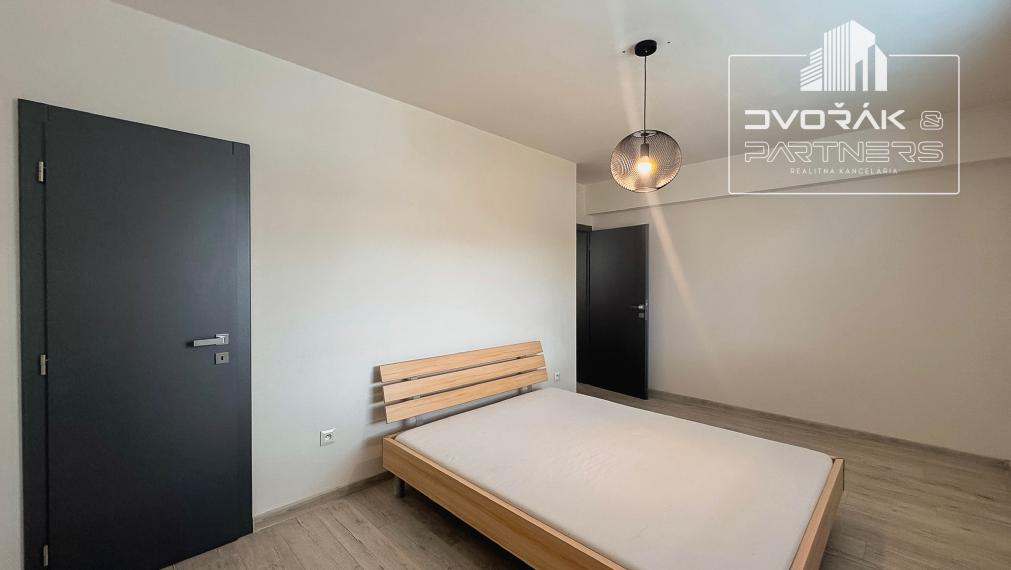 Moderný 2-izbový byt v novostavbe s parkovacím miestom v garáži na predaj