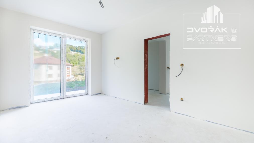 NA PREDAJ / Moderná novostavba rodinného domu 5 min. od Banskej Bystrice