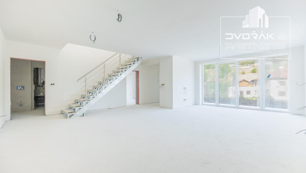 NA PREDAJ / Moderná novostavba rodinného domu 5 min. od Banskej Bystrice