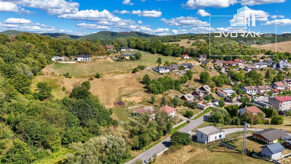 NA PREDAJ / Moderná novostavba rodinného domu 5 min. od Banskej Bystrice