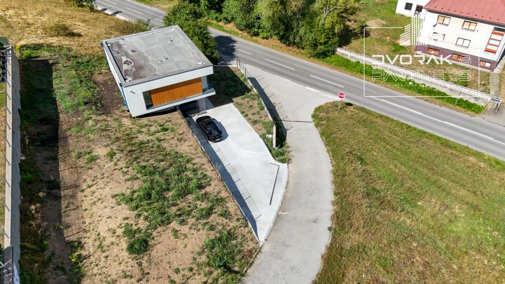 NA PREDAJ / Moderná novostavba rodinného domu 5 min. od Banskej Bystrice