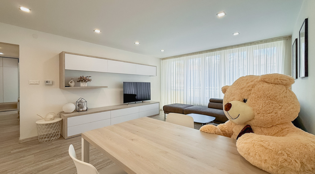 EXKLUZÍVNE!!! Moderný 3 izbový byt na Bakossovej ulici na predaj