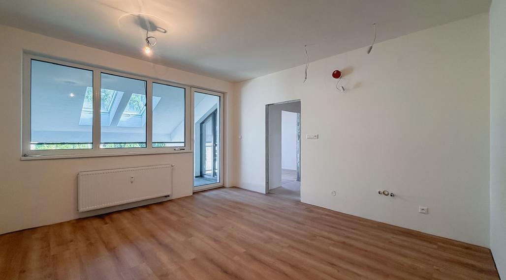 EXKLUZÍVNE!! Podkrovný 2-izbový byt v štandarde v centre Banskej Bystrice na predaj