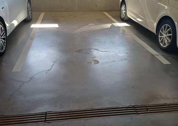 EXKLUZÍVNE! Parkovacie miesto v podzemnej garáži na Hurbanovej ulici na predaj