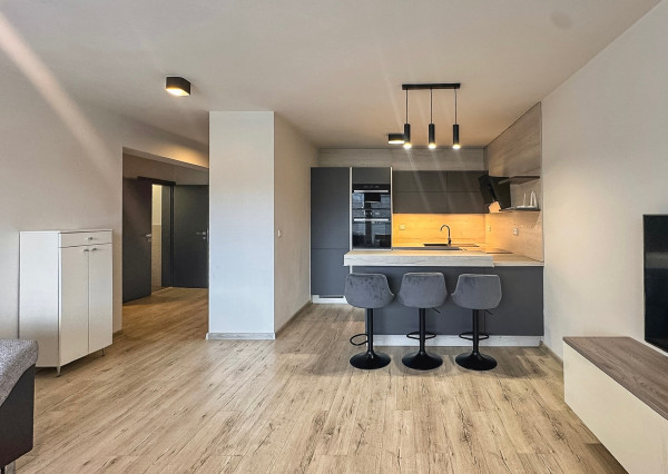 Moderný 2-izbový byt v novostavbe s parkovacím miestom v garáži na predaj