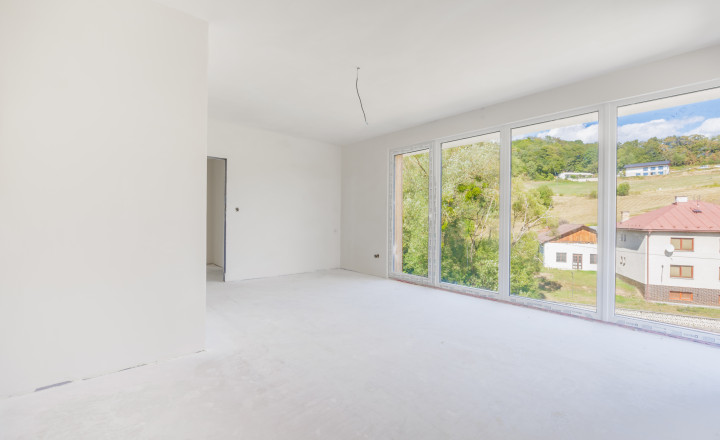NA PREDAJ / Moderná novostavba rodinného domu 5 min. od Banskej Bystrice - fotografia 6